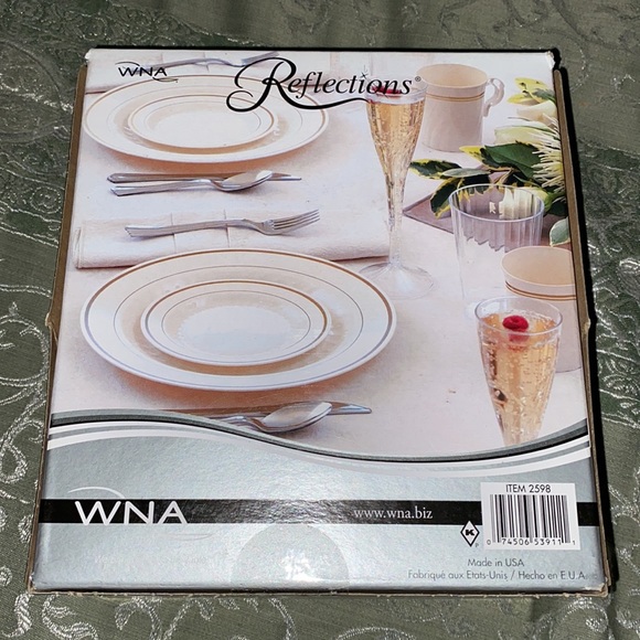 Reflections Plasticware - Picture 3 of 4